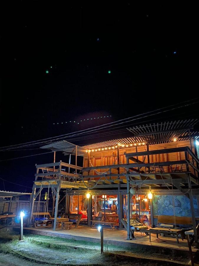 Mar De Fondo Hostel Punta Del Diablo Esterno foto