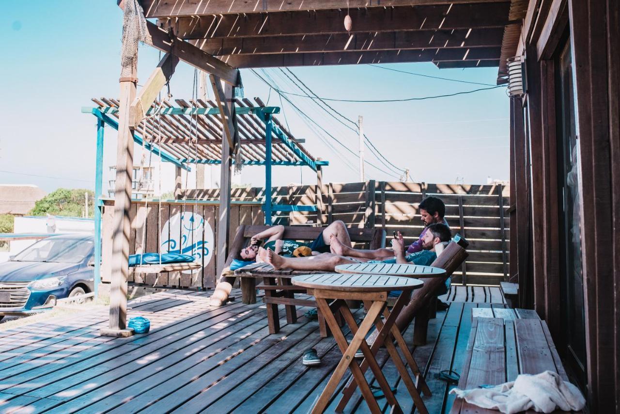 Mar De Fondo Hostel Punta Del Diablo Esterno foto