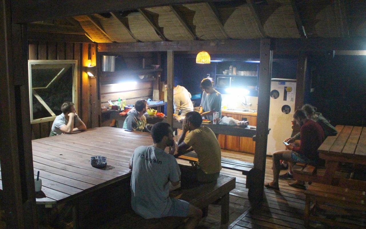 Mar De Fondo Hostel Punta Del Diablo Esterno foto